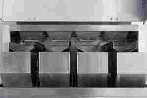 Machine d'emballage <span class=keywords><strong>de</strong></span> bâtonnets <span class=keywords><strong>de</strong></span> <span class=keywords><strong>sucre</strong></span> 5g <span class=keywords><strong>de</strong></span> haute précision, pesage linéaire pour 100 grammes - Product Image 3