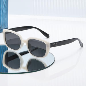 Gafas de Sol Cuadradas para Mujer Ks 3868, Marco de Metal, Lentes TAC con Protección UV400 Tipo 3, Estilo para Conducir al Aire Libre - Product Image 4