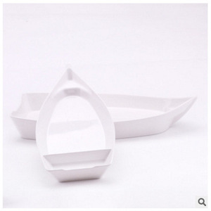Plato de melamina blanco en forma de barco tamaño A5 para sushi, aperitivos, uso en hoteles y fiestas - Product Image 3