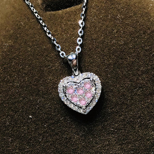 Collana con ciondolo a forma di cuore, zirconi cubici rosa, lega placcata argento, gioielli romantici da donna per l'uso quotidiano, regalo - Product Image 1