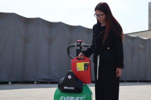 Heli รถยกพาเลทไฟฟ้า24V /30AH, สินค้าใหม่แบตเตอรี่ลิเธียมใช้งานง่ายมีสี - Product Image 4