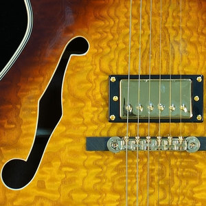 Chitarra Elettrica <span class=keywords><strong>Jazz</strong></span> Personalizzata a 6 Corde, Corpo Semi-Hollow, Top in Frassino Piebald, Manico in Okoume, Finitura Lucida Starsun X150 per <span class=keywords><strong>Musicisti</strong></span> OEM - Product Image 5