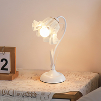 Lampe de table de chambre à coucher en forme de fleur de décoration de mariage romantique et chaleureuse de style européen