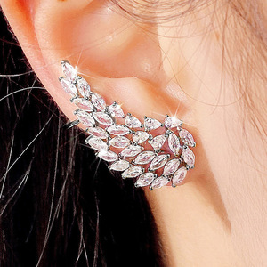 Orecchini a lobo con ali d'angelo per donna, eleganti accessori per l'uso quotidiano - Product Image 6