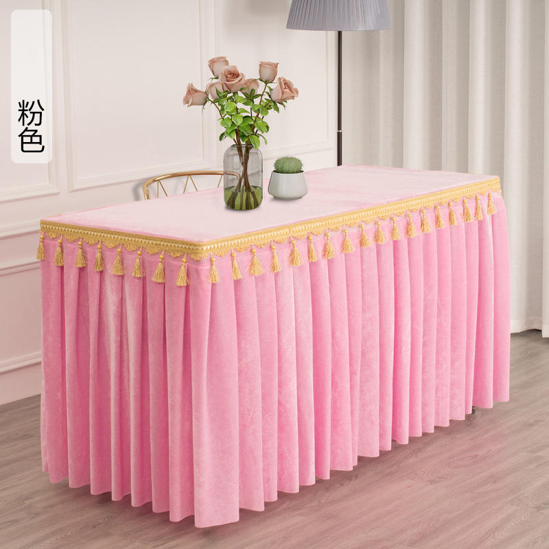 Terciopelo oro rosa con borlas colgantes