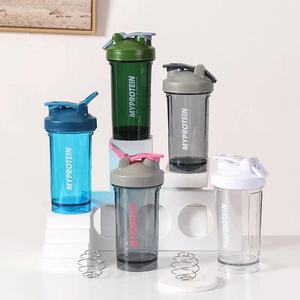 Mélangeur en plastique classique d'entraînement, bouteille de <span class=keywords><strong>Shaker</strong></span> de protéines claires pour la GYM et le Fitness 500ml