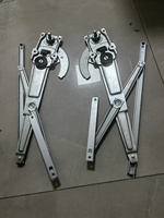 Suku Cadang Otomotif Grosir Pengangkat Kaca OEM 69820-90k00 69810-90k00 Pengatur Kaca untuk Land Cruiser Hzj79