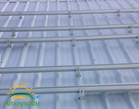 Kits de montage de toiture en métal ondulé pour panneaux solaires, fournis directement par l'usine, plaque de base en aluminium pour panneaux solaires, supports de montage réglables pour panneaux solaires.