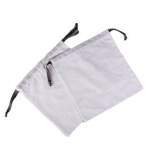 ถุงของขวัญเครื่องสำอางแบบมีเชือกผูก ทำจากผ้าฝ้ายออร์แกนิคสีขาว ยี่ห้อ Zenos พร้อมสกรีนลาย สำหรับใส่แชมพูและเครื่องสำอาง - Product Image 6