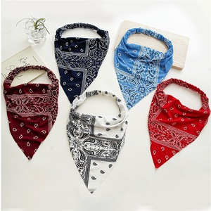 Foulard Elastico per <span class=keywords><strong>Capelli</strong></span> Grande, <span class=keywords><strong>Bandana</strong></span> Triangolare Boho <span class=keywords><strong>con</strong></span> Clip, Fascia Antiscivolo <span class=keywords><strong>con</strong></span> Stampa Paisley, <span class=keywords><strong>Bandana</strong></span> alla Moda per Ragazze - Product Image 5