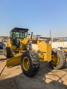 Niveleuse d'occasion CAT 140H, équipement de construction haute performance, faibles heures, durable et fiable - Product Image 2