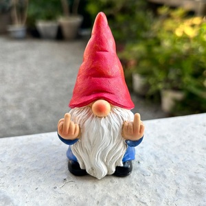 Gnome Doigt d'Honneur Mini 3,5 pouces, Gnome à Double Oiseau, Décoration Extérieure Amusante et Coquine pour la Maison et le Jardin Féerique - Product Image 4