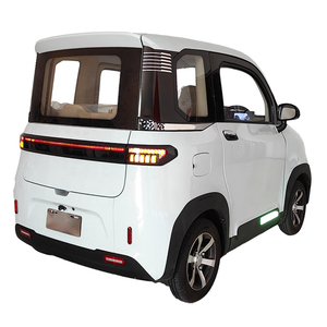 Scooter Eléctrico de Cuatro Plazas con Cabina Completamente Cerrada, Vehículo de Nueva Energía en Venta - Product Image 4