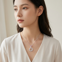 Collar con Colgante de Corazón ZG Dainty Heart CZ, Diseño de Corona Abierta con Borde Festoneado y Brillante para Mujer