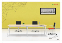 Bureau de conférence commercial simple pour 4 personnes, ergonomique pour des discussions d'équipe confortables et un travail de bureau quotidien