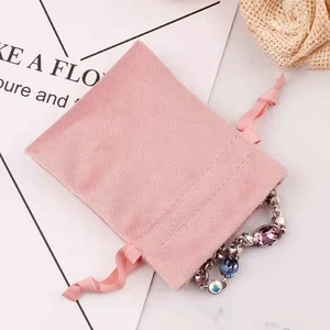 Petits sacs à cordon en velours <span class=keywords><strong>rose</strong></span> imprimés avec logo personnalisé de haute qualité pour boucle d'oreille pochette à bijoux avec ruban pochette cadeau pour <span class=keywords><strong>parfum</strong></span> - Product Image 1