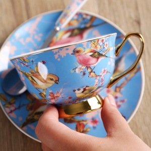 Juego de Taza y Platillo de Cerámica Creativa 2026, Estilo Europeo, Estilo Campestre, Color Caramelo Fresco, Borde Dorado, para Té de la Tarde - Product Image 3