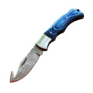 Couteau pliant à lame Guthook en damas fait main - manche en pakkawood bleu, étui en cuir, logo personnalisé OEM/ODM - Product Image 4
