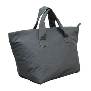 Vente en gros de grands sacs fourre-tout pour femmes de luxe doux femme avec poches avec fermeture éclair logo personnalisé de haute qualité - Product Image 1