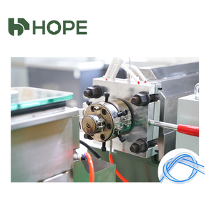 آلة بثق أنابيب التسريب الدقيقة من شركة HOPE في قوانغدونغ، معدات الإنتاج الطبي، خط إنتاج الأنابيب التنفسية - Product Image 3