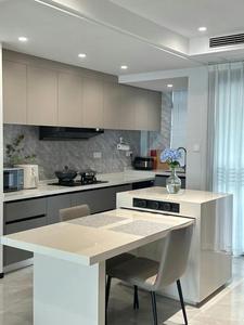 ตู้ครัวไม้แข็งครบชุดสำหรับการออกแบบห้องครัวที่หรูหรา - Product Image 6
