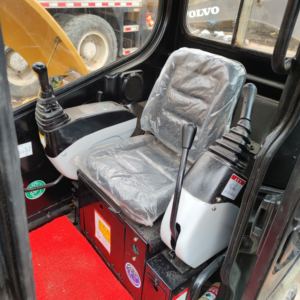 Excavatrice sur chenilles hydraulique d'occasion Caterpillar Cat303.5E du Japon, mini-excavatrice CAT303.5 de 3,5 tonnes avec lame de bulldozer et chenilles en caoutchouc - Product Image 5