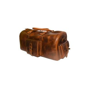 Organisez chaque voyage avec plus de clarté grâce à un sac de week-end 100 % cuir véritable, conçu pour un transport équilibré et confortable. - Product Image 2