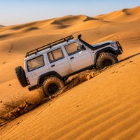 Yetişkinler İçin RC Oyuncaklar 4WD Uzaktan Kumandalı Beyaz Kompakt SUV Hobi Seviyesi Hediye Arazi Aracı EN71 CE Onaylı