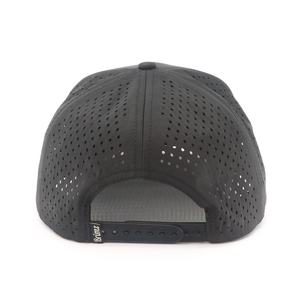 Gorra de Béisbol Personalizada de 5 Paneles con Logotipo de PVC y Cuerda, Gorra Impermeable con Perforaciones Cortadas a Láser, Gorra de Golf con Soporte para Tees - Product Image 4