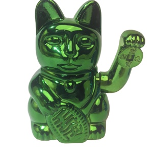 Figurine de chat porte-bonheur <span class=keywords><strong>Maneki</strong></span> <span class=keywords><strong>solaire</strong></span> en résine chinoise personnalisée Statue en céramique Vagues Ornement de fée Musique Pyramide Placage <span class=keywords><strong>Neko</strong></span> Ornement - Product Image 1