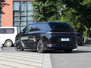 2024 xpeng X9 MPV 320PS ไฟฟ้าบริสุทธิ์ระยะทางไกลเป็นพิเศษ702 AWD 640กม. PRO MAX พร้อมยานพาหนะพลังงาน X9ใหม่ - Product Image 2