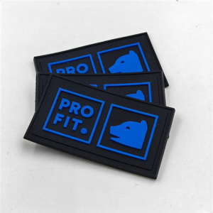 ブランド名ロゴ3dソフトPVCラベルゴムパッチ縫製ゴムパッチ帽子用ハンドバッグパンツカスタムPVCパッチ - Product Image 2
