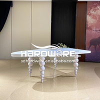 Ensembles blancs de luxe de table à manger de jambe de boule en métal de forme ovale pour des événements