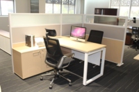 Poste de travail modulaire de bureau moderne MFC Steady pour 2 à 8 personnes avec designs personnalisables