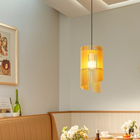 Lustre en bois vintage avec éclairage LED suspendu pour usage commercial dans les salons de thé et les restaurants avec abat-jour en bambou tressé