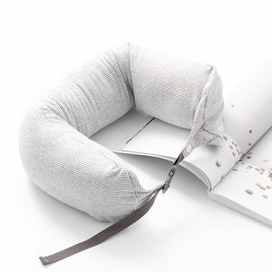 Almohada de viaje en forma de U Muji, 28x26x14cm, poliéster a rayas, soporte portátil para el cuello, para uso en coche y avión - Product Image 2