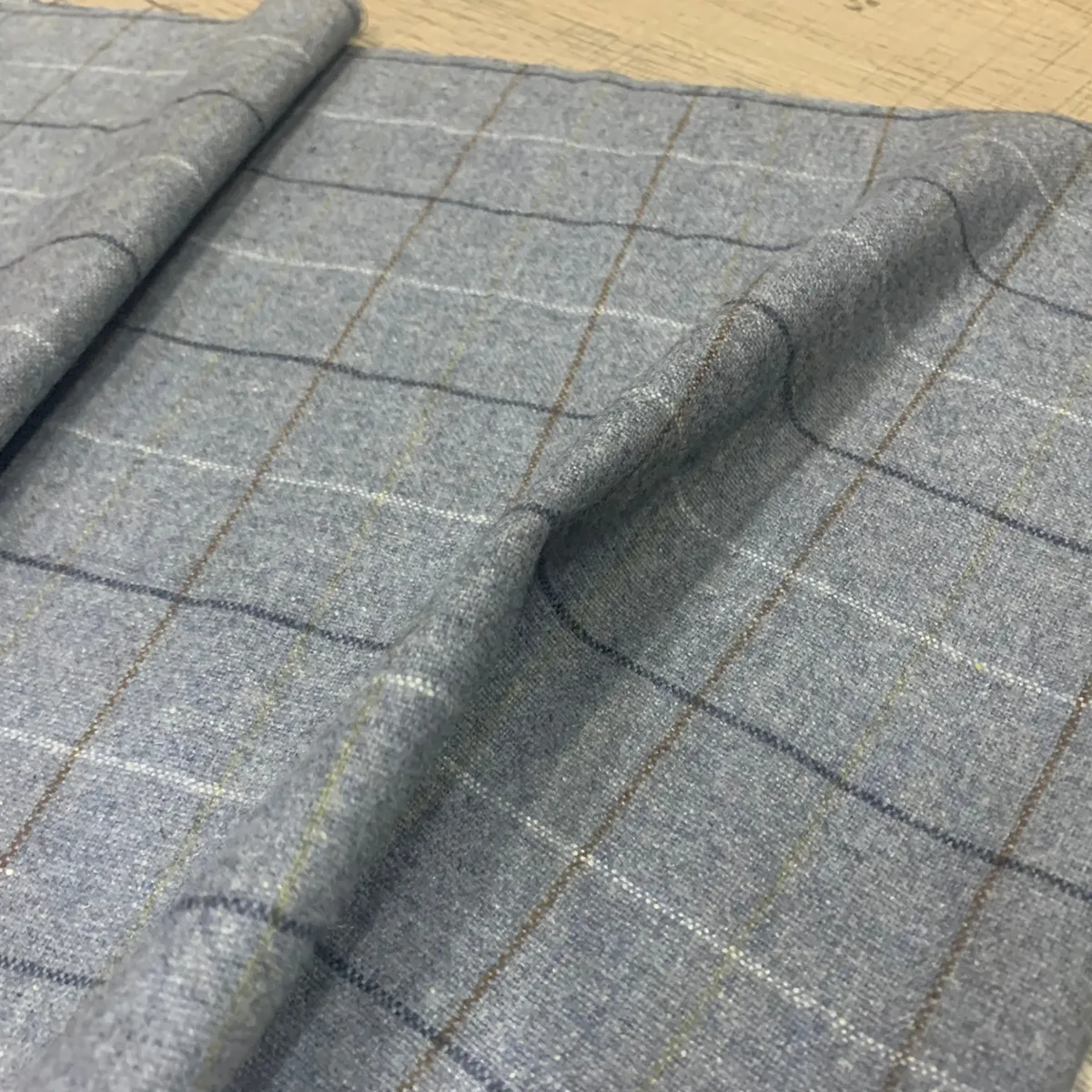 Incroyable collection de tissus de laine gris pur pour veste de pardessus pour femmes et hommes Tissu professionnel confortable et chaud