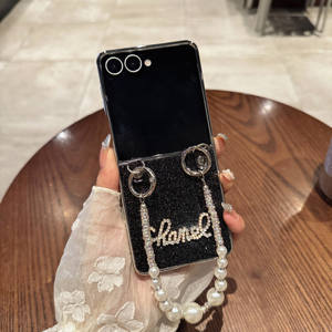Housses de téléphone à rabat scintillantes de luxe avec décorations Guangzhou vente en gros de housses mobiles à rabat pour <span class=keywords><strong>Samsung</strong></span> Galaxy avec bracelet en perles - Product Image 2