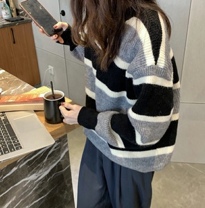 <span class=keywords><strong>Cis</strong></span> Của Phụ Nữ Chất Lượng Cao Màu Xanh Và Trắng Sọc Dài Tay Áo O-Cổ Áo Thun Dệt Kim Áo Len Mùa Đông Quần Áo Với Phía Trước Logo - Product Image 3