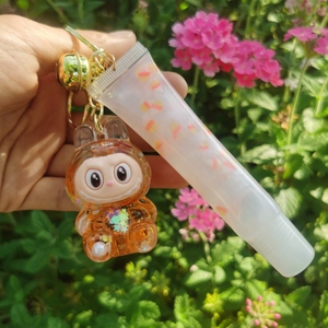 Pırıltılı Lipgloss sevimli koyun akrilik anahtarlık çocuklar kendi anahtarlık kozmetik sıvı ruj toptan dudak parlatıcısı yapmak - Product Image 4