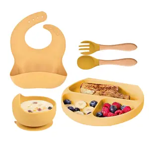 China Wholesale Sales Reasonable Price 5 Pieces Silicon Child Babi Spoon Bib Tableware Silicone Baby Feeding Plate Bowl Set