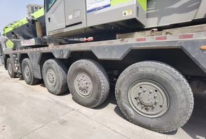 Grue sur camion d'occasion Zoomlion 130 tonnes, modèle ZTC130L8, avec flèche de 85 m, moteur Weichai, pompe et composants essentiels (moteur et boîte de vitesses) - Product Image 3