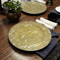 Assiettes de présentation de luxe en plastique PP de 13 pouces, à motifs floraux perlés dorés, pour mariage, personnalisables, durables, vente en gros