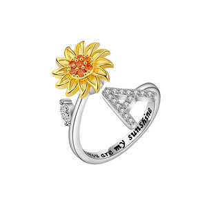 Anillos al por mayor con 26 letras iniciales, personalizados con circonitas pavé, chapados en oro sobre cobre, giratorios con diseño de girasol, joyería para aliviar la ansiedad para mujer - Product Image 5