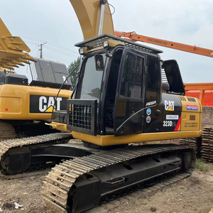 Importada de Japón, esta excavadora Caterpillar 323DL usada de 23 toneladas es un producto de exportación superventas disponible a precio de mayorista. - Product Image 1