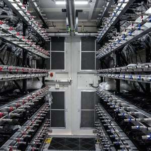 Box Idro-<span class=keywords><strong>Mining</strong></span> ACT 20ft HC con 144 Minatori, Raffreddamento a Liquido, Recupero del Calore, Riutilizzabile, Pronto per la Spedizione, OEM - Product Image 1