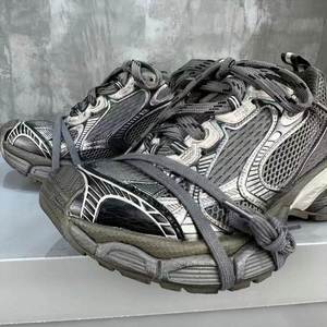 รองเท้าผ้าใบสำหรับผู้ชายและผู้หญิงคุณภาพสูง, รองเท้าสไตล์ลำลองสำหรับใส่เดินสำหรับฤดูใบไม้ร่วงและฤดูหนาวมีคุณสมบัติระบายอากาศได้ดี - Product Image 1