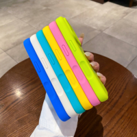 Coque de téléphone en silicone liquide couleur fraîche, toucher doux, anti-salissure, pour iPhone 16 17 Pro Max, compatible charge sans fil, magnétique, antichoc