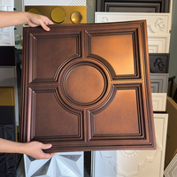 Panneaux de plafond en PVC 3D élégants, dalles de plafond en plastique texturées artistiques pour les intérieurs de studio, de salon et de restaurant