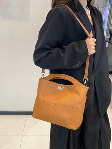 Sacs à bandoulière en cuir véritable imperméables pour femmes, avec doublure en polyester, sacs à main souples en cuir de vachette, vente en gros - Product Image 5